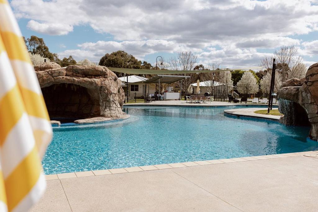 Tindarra Resort Moama Esterno foto