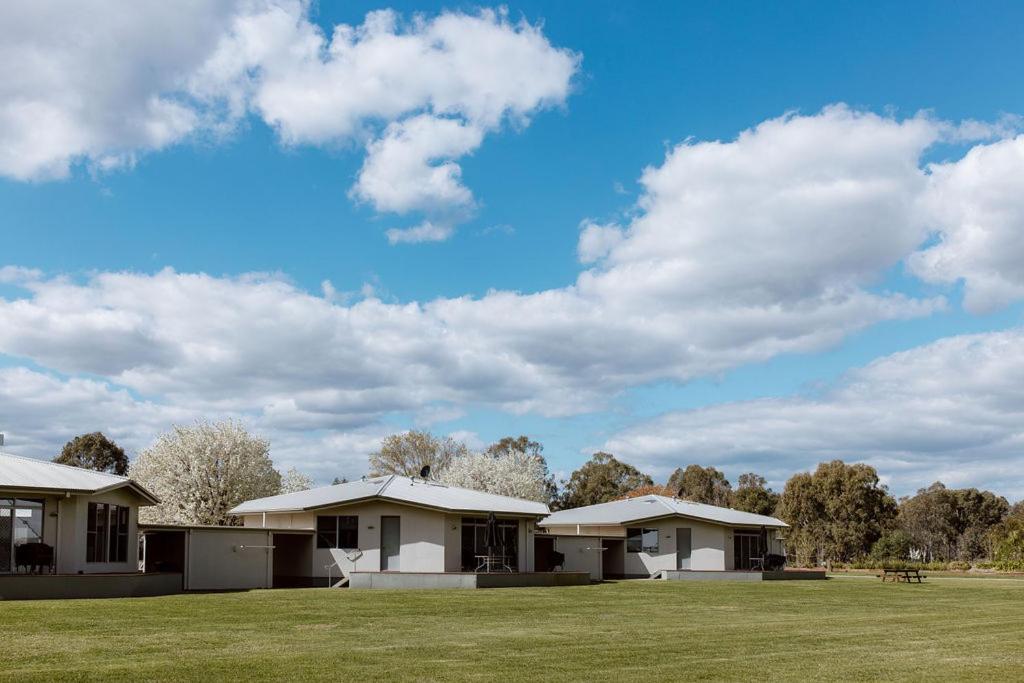 Tindarra Resort Moama Esterno foto