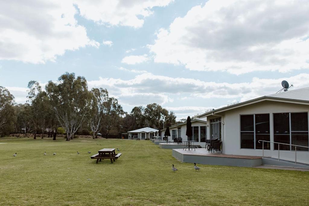 Tindarra Resort Moama Esterno foto