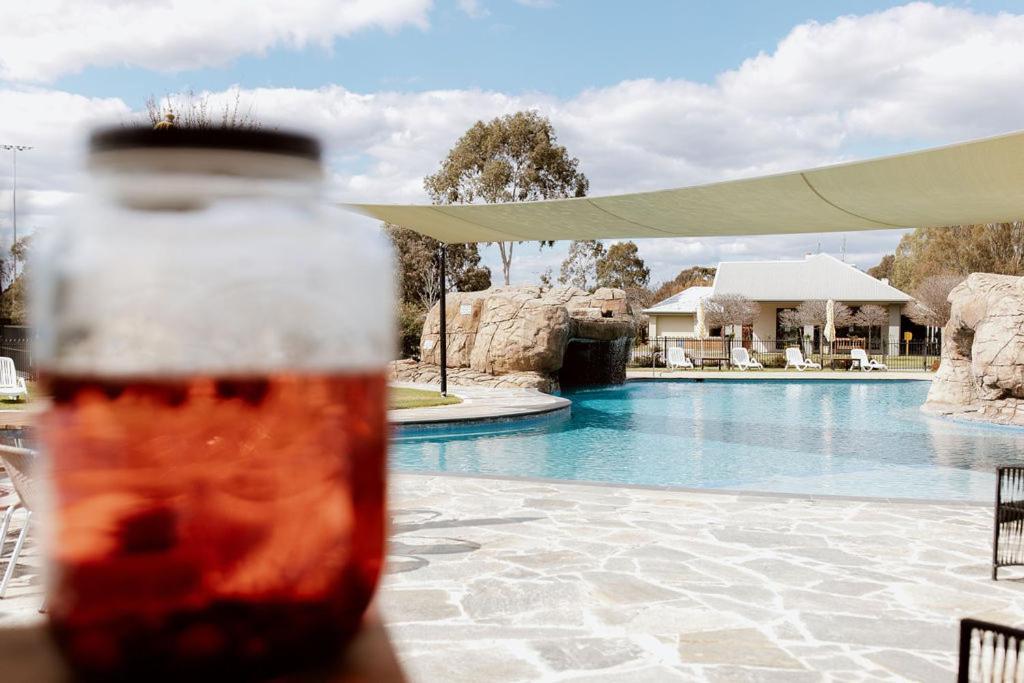 Tindarra Resort Moama Esterno foto