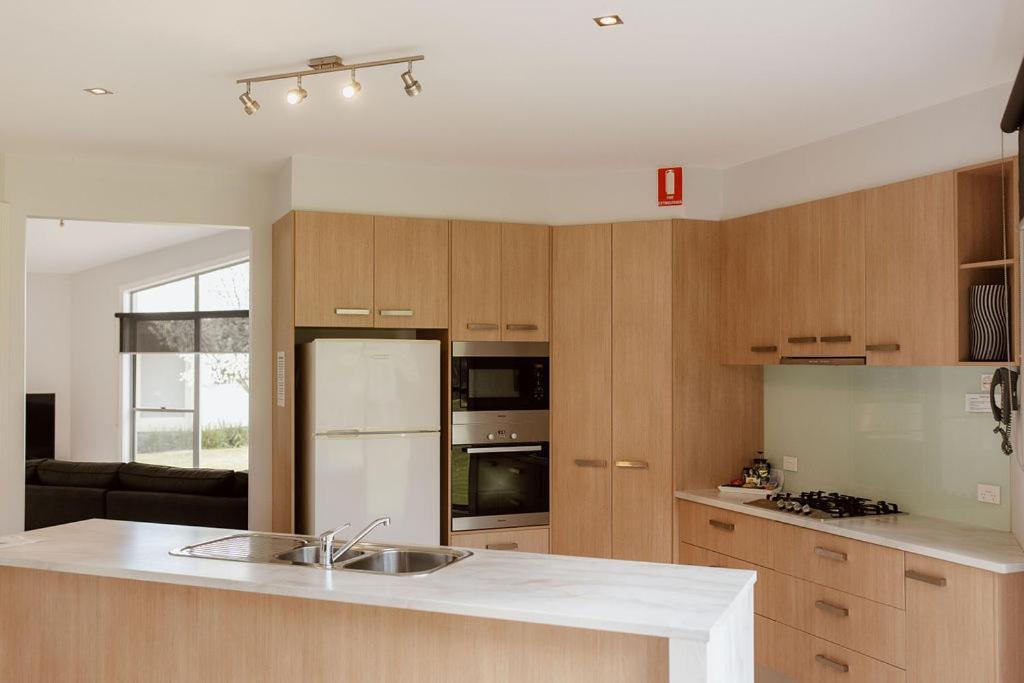 Tindarra Resort Moama Esterno foto