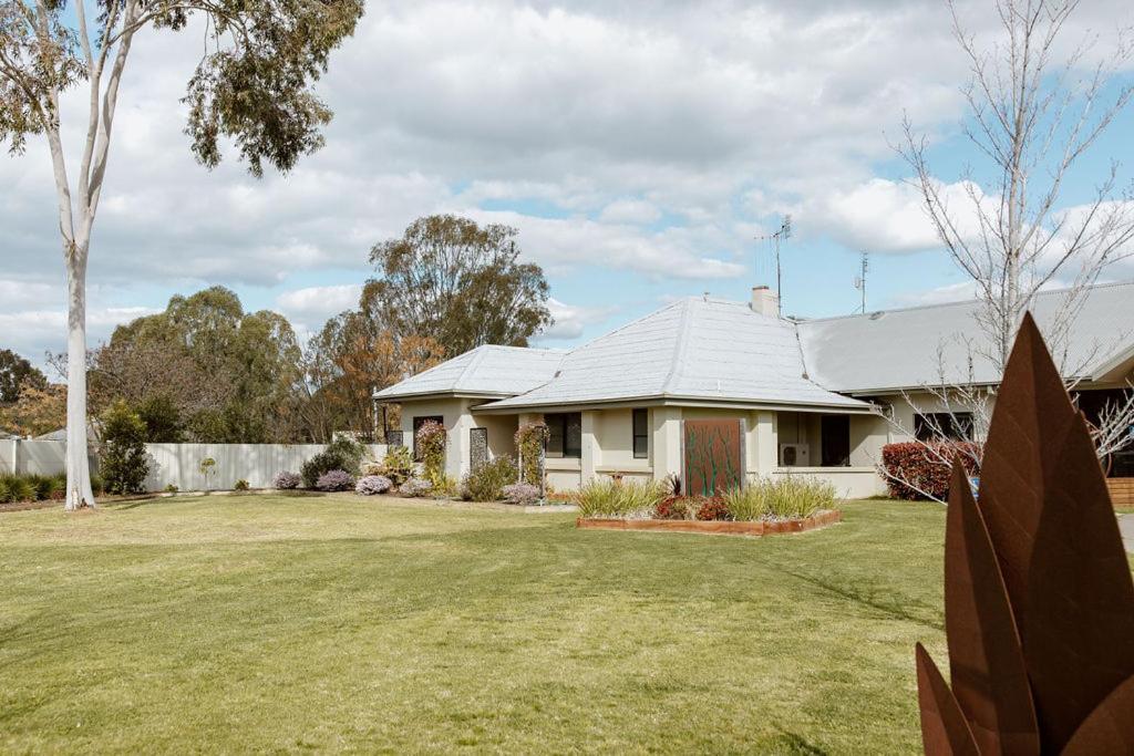 Tindarra Resort Moama Esterno foto