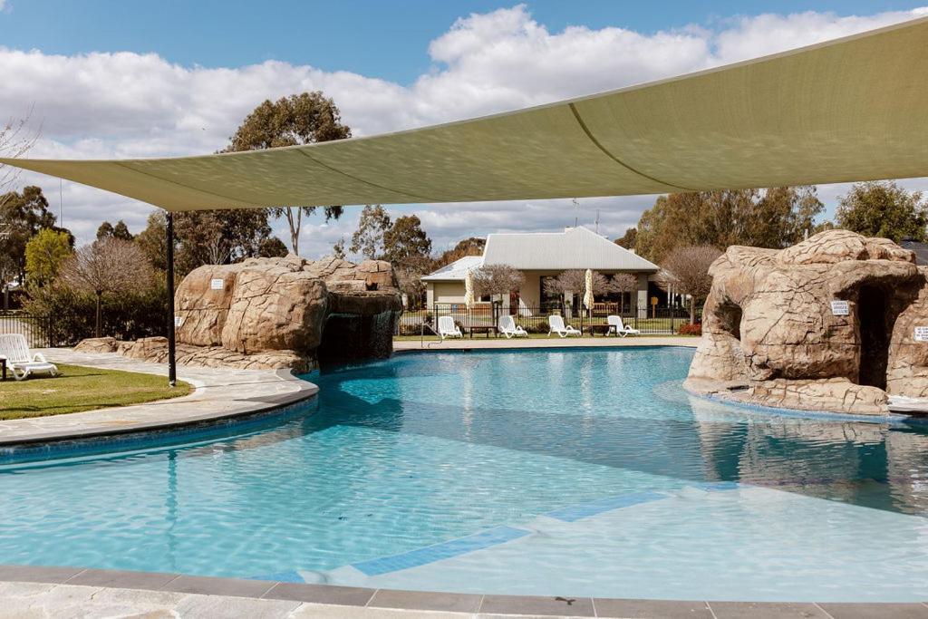 Tindarra Resort Moama Esterno foto